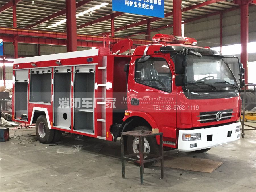 東風多利卡單排座4噸內藏水罐消防車