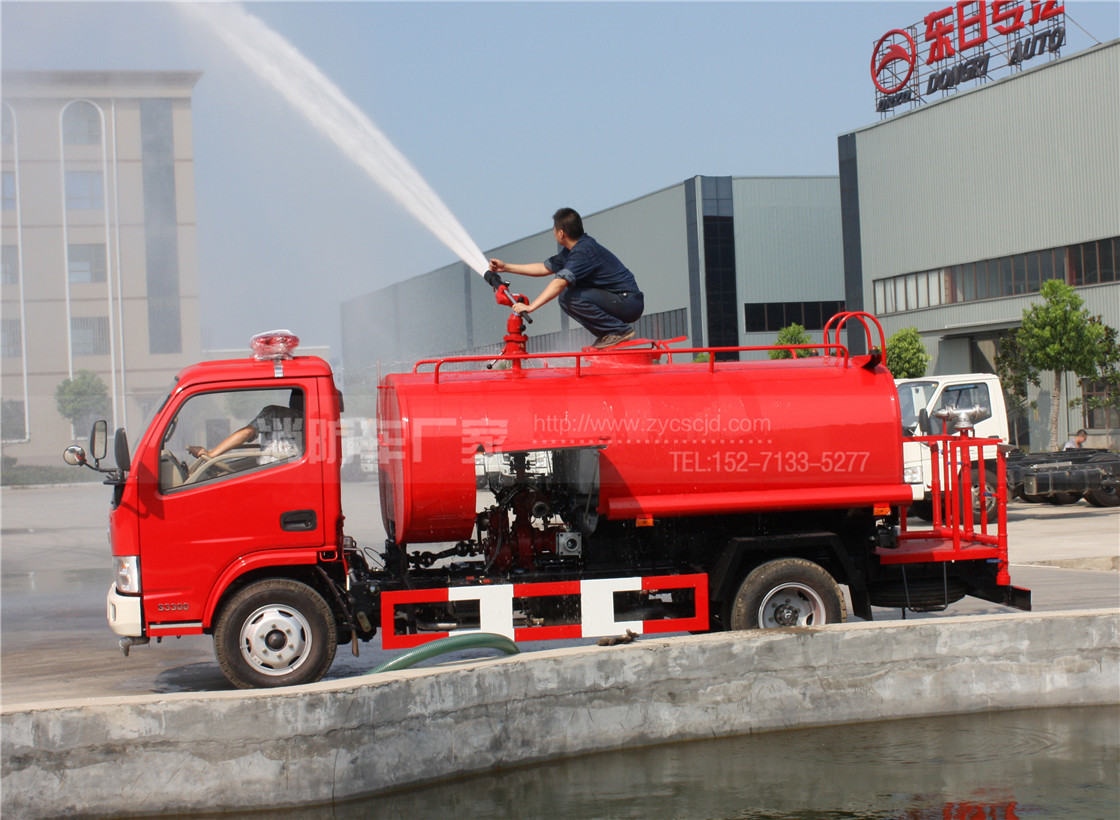 簡(jiǎn)易消防車 簡(jiǎn)易消防車