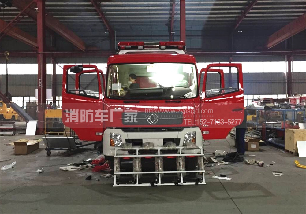 東風(fēng)天錦6噸泡沫消防車